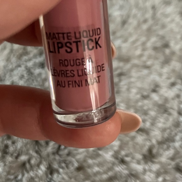 Kylie cosmetics matte liquid lipstick - Picture 5 of 8